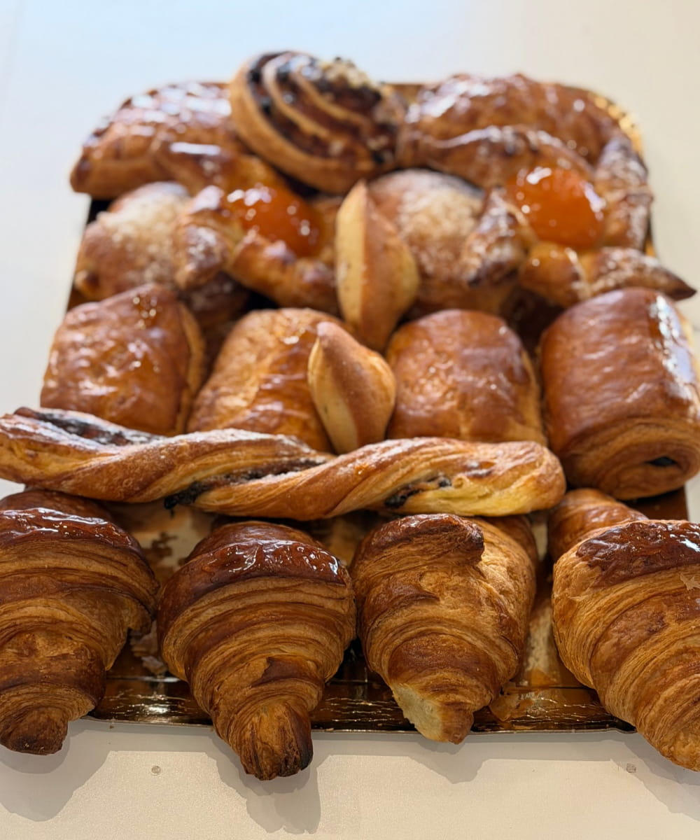 LaMarquiseDakarSenegalPlateaude16ViennoiseriesAssorties_1.jpg